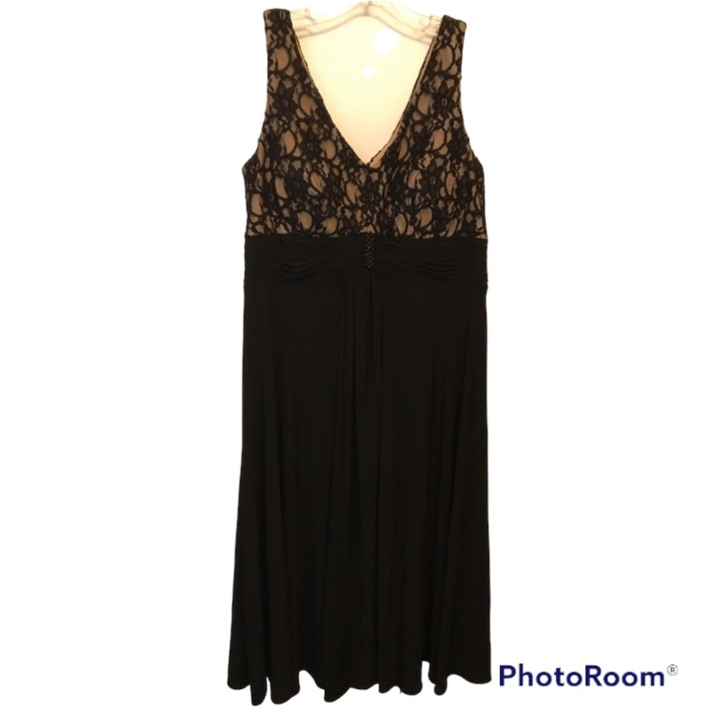 𝅺Jessica Howard Black Dress size 14